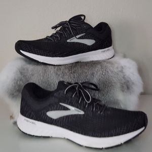 Brooks Revel 3